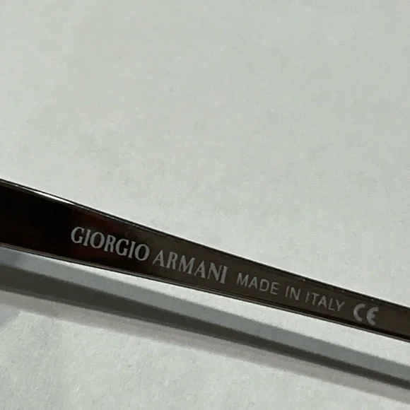 Authentic Giorgio Armani sunglasses. - Picture 5 of 8